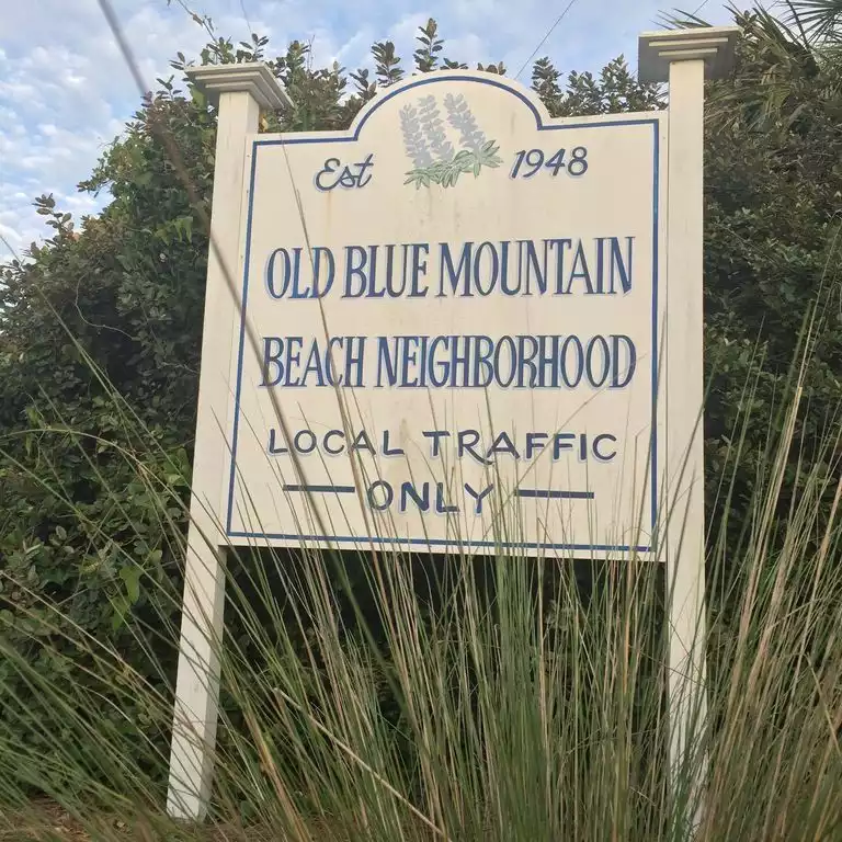 Old Blue Mountain Beach neighborhood sign